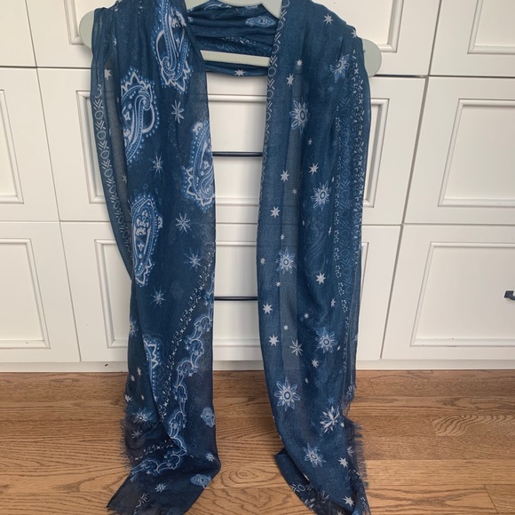 Patterned Scarf - Picture 2 of 2